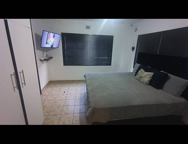 4 BEDROOM HOUSE FOR SALE IN KHARWASTAN